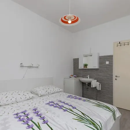 Guest house Bradas 2*